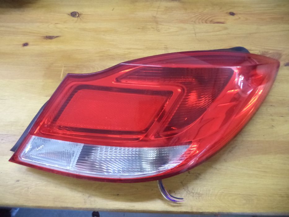 Lampa prawa tył tylna Opel Insignia HB europa