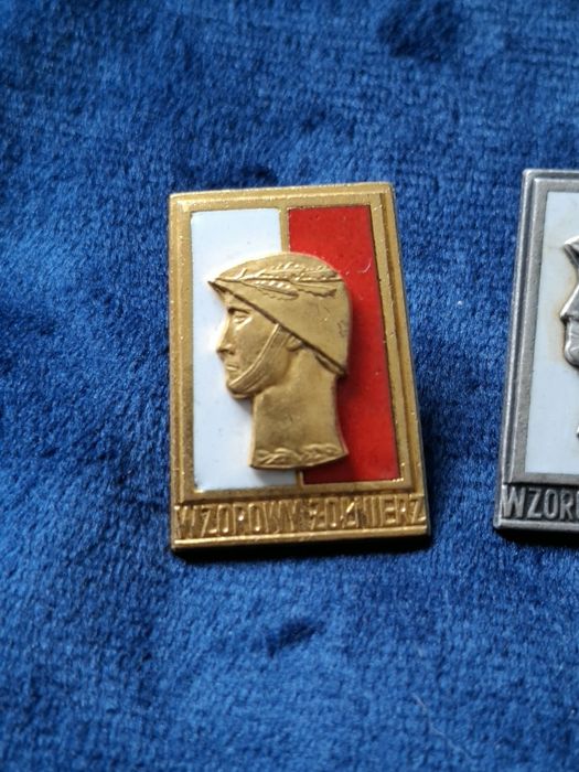 Odznaki Wzorowy Żołnierz wz. 1973 (złota, srebrna, brązowa).