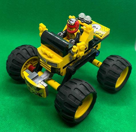 Klocki LEGO samochód z figurką