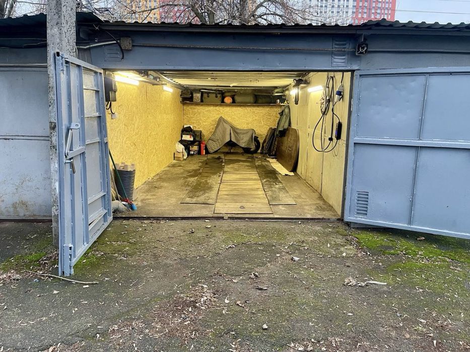 Продам гараж ( м. Видубичі)