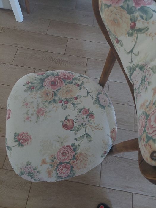 Stare krzesło zapraszam