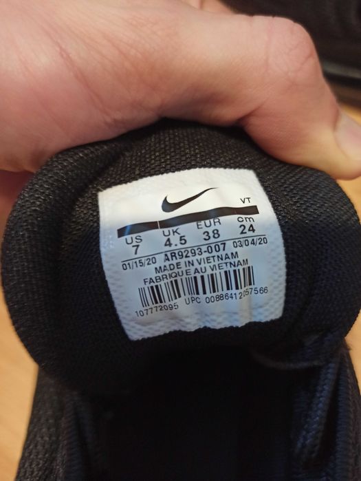 Nike Air Max 720 – Nowe, czarne, r. 38
