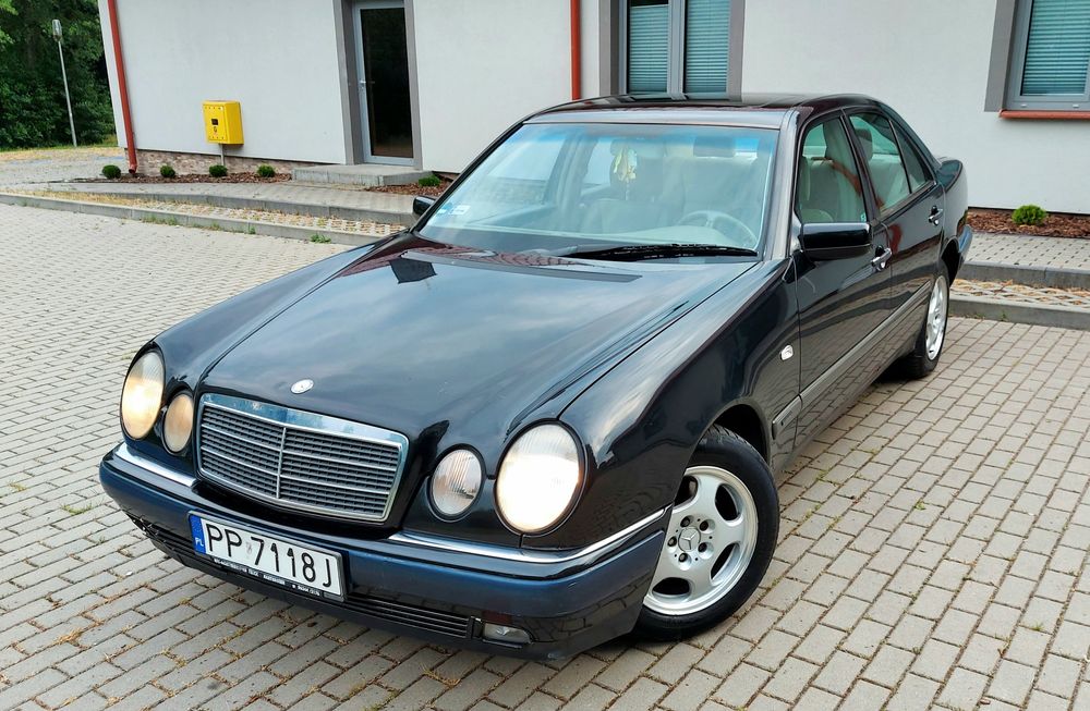 Mercedes E320 3.2 V6 224Km/ELEGANCE/LPG/Bananowe Wnętrze/Automat