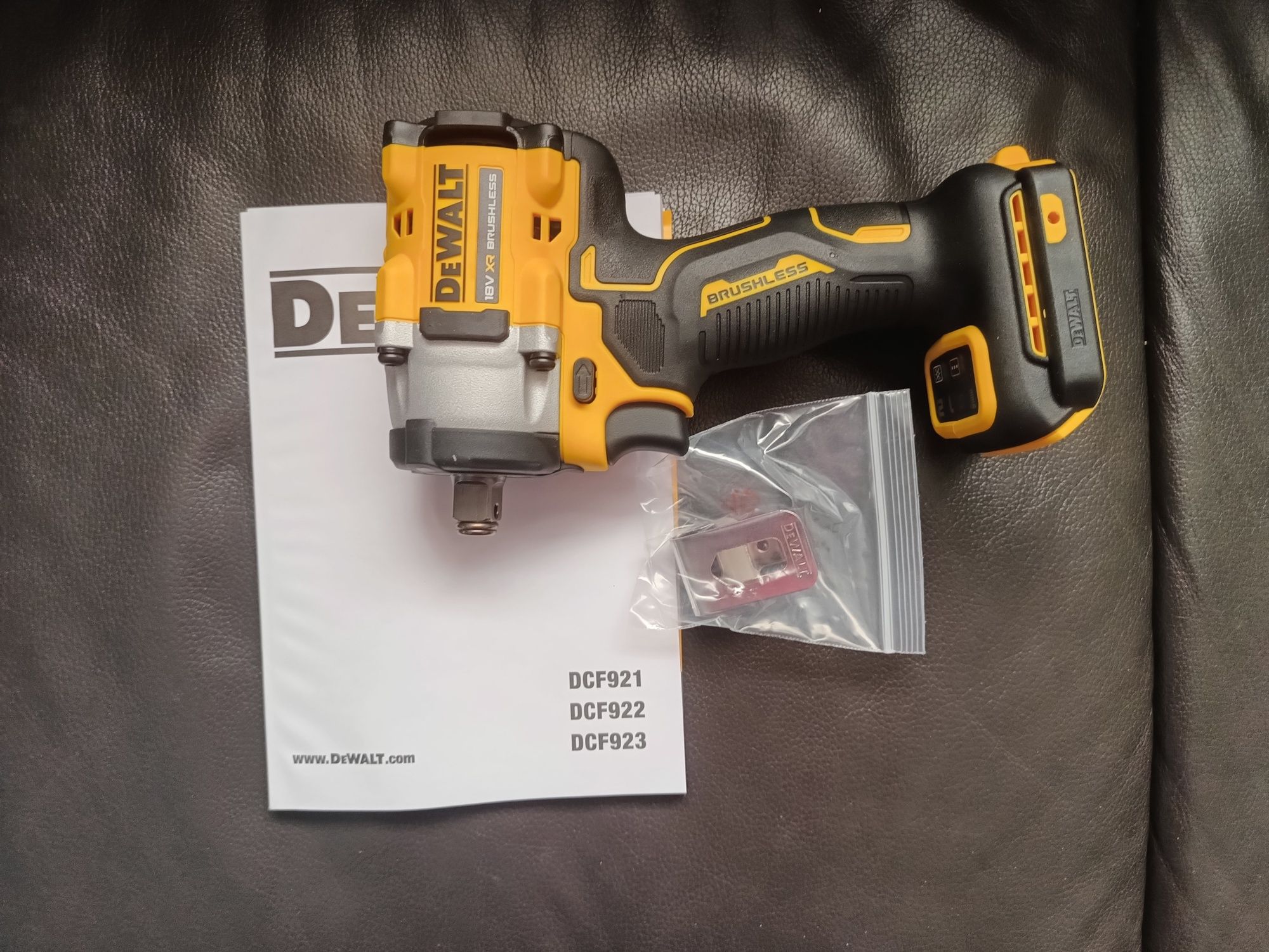 Ударний гайковерт 1/2' 18V 406Nm XR DeWALT DCF921N Безщітковий акумуля