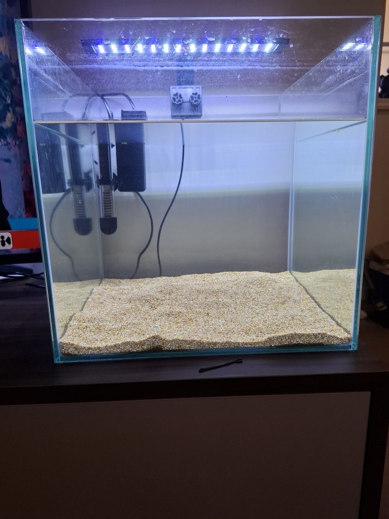 Aquario cubo como novo