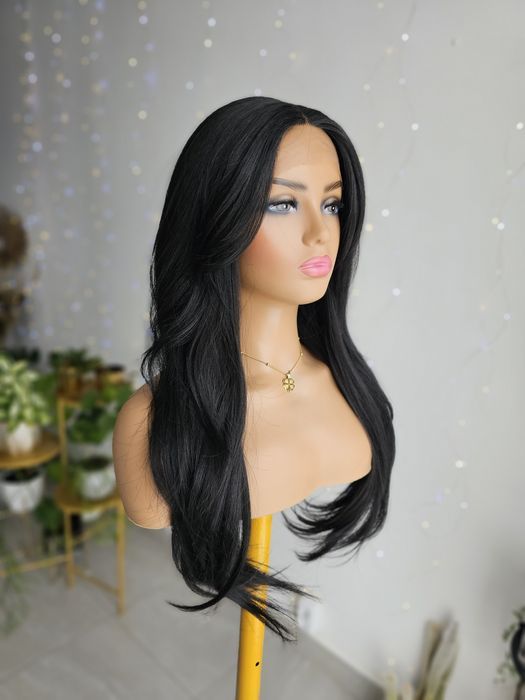 Długa peruka premium lace front Jennyfer ll czarna naturalna fryzura