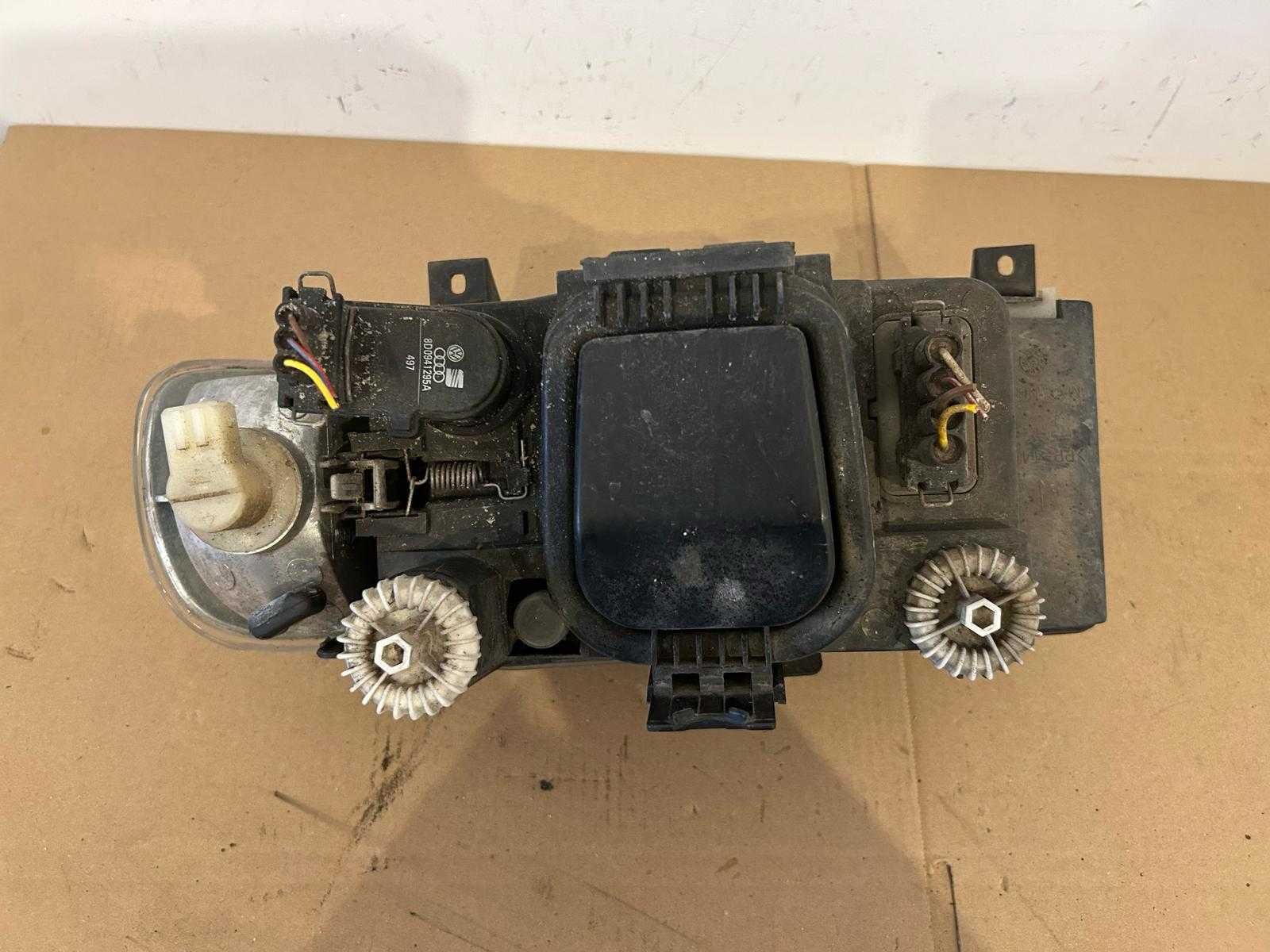 Rezerwacja Lampa przednia VW Polo 6N lewa lub prawa