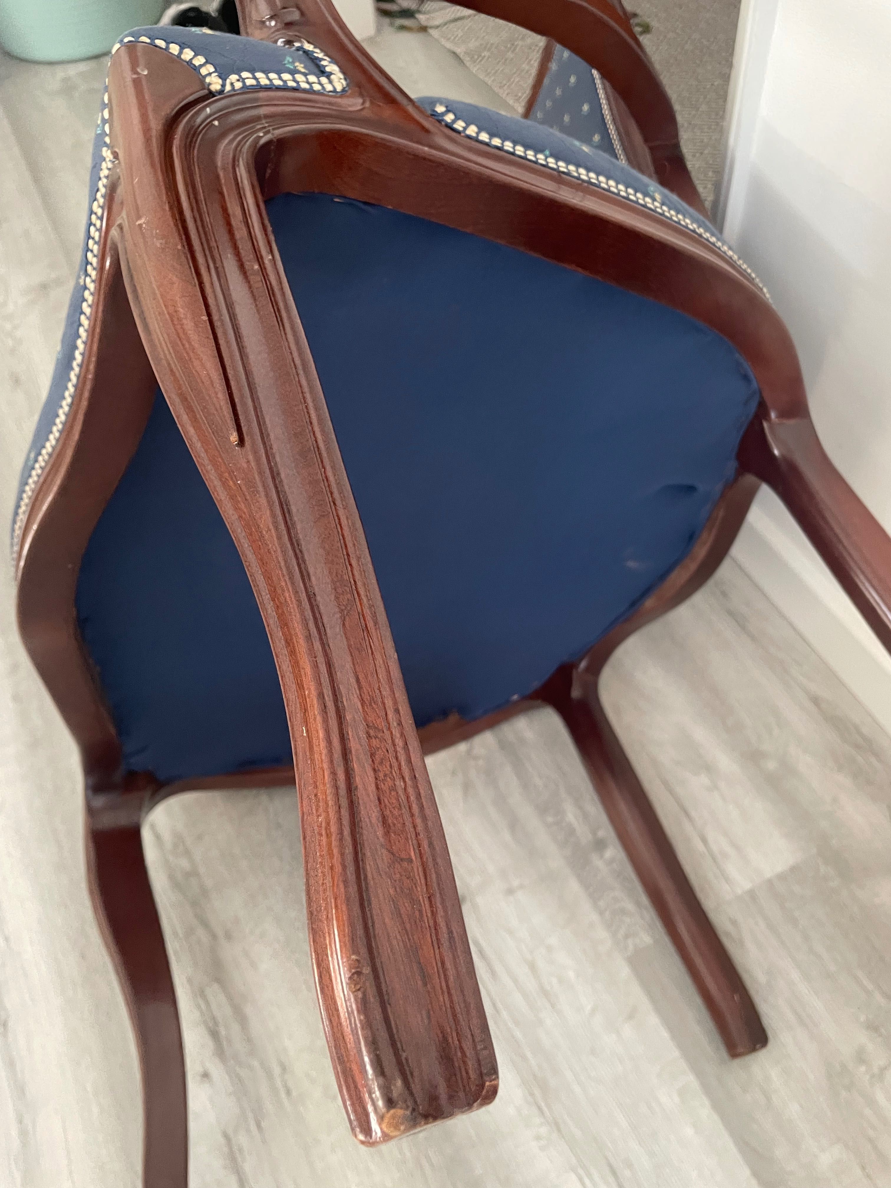 Cadeira antiga azul