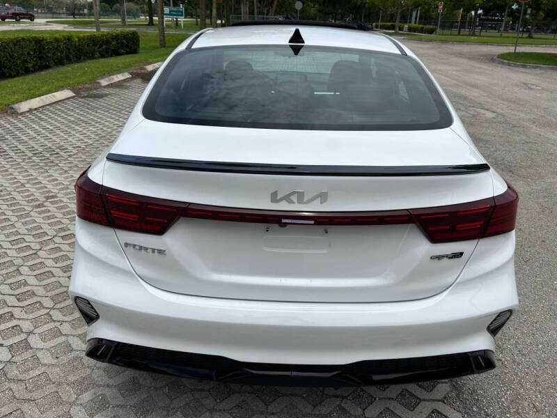 2022 Kia Forte GT Line