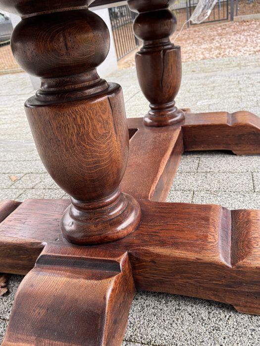 Stół dębowy z litego drewna