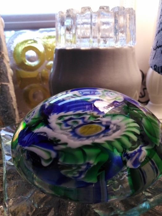 Millefiori scrambled przycisk do papieru, piękny i duży