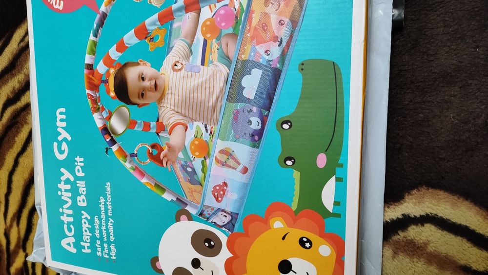 Дитячий розвиваючий килимок.