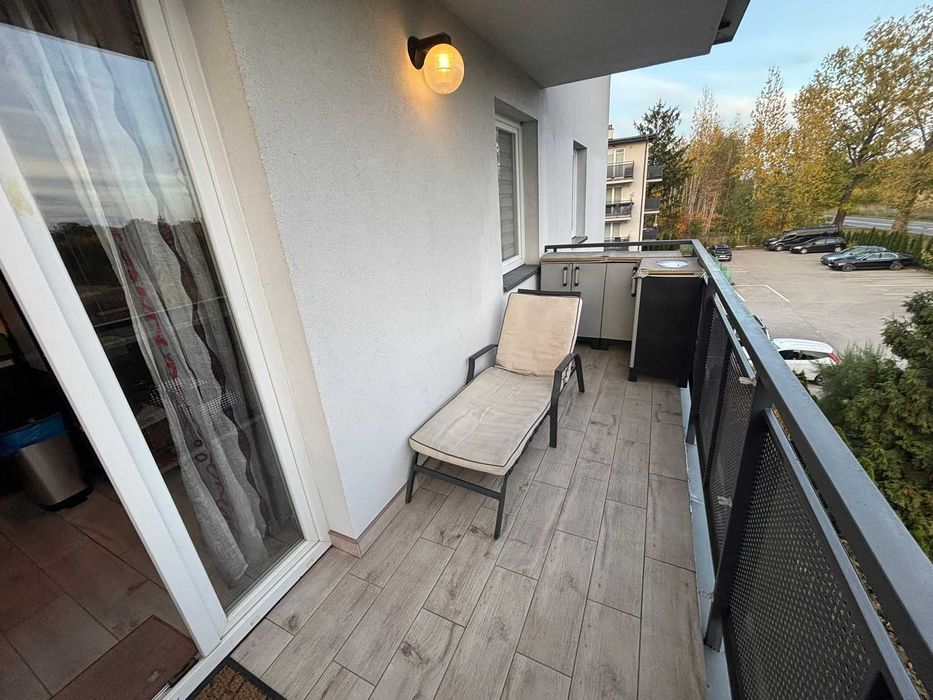 sprzedam kawalerkę z miejscem postojowym i balkonem osiedle zamknięte