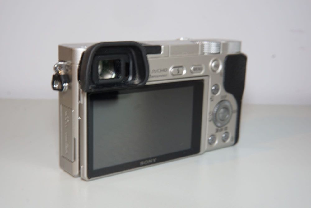 Sony Alpha A6000 + SEL2870 OSS / Dużo Dodatków