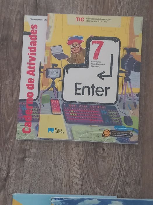 Manuais 7. ano escolaridade e respetivos cadernos de atividades