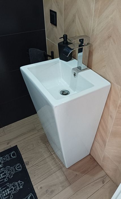 REA Umywalka ceramiczna wolnostojąca