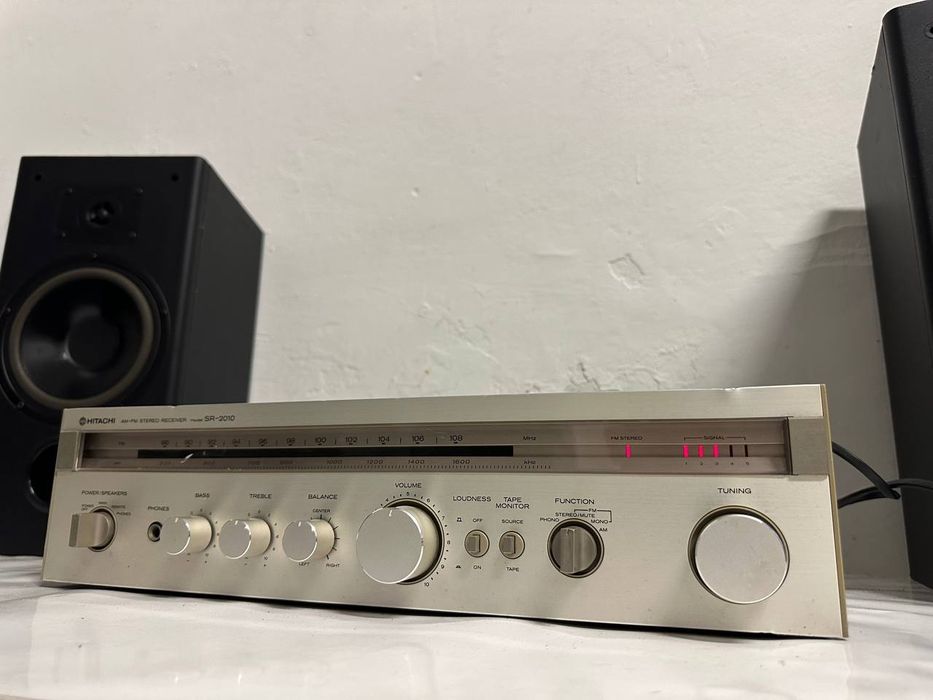 Amplituner Stereo Hitachi SR-2010, Japan