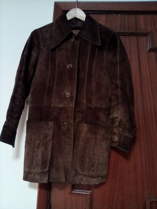 Casaco em pele castanho