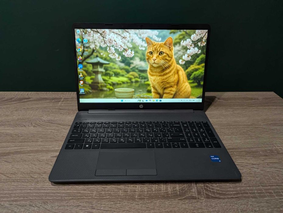 Як новий HP 16/512 15,6" IPS FHD 0% зносу батареї intel i5 2022 року