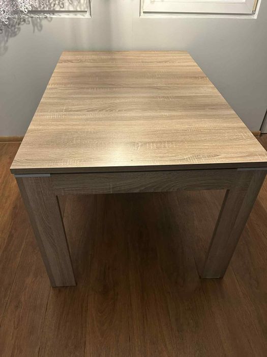 Stół do salonu, jadalni