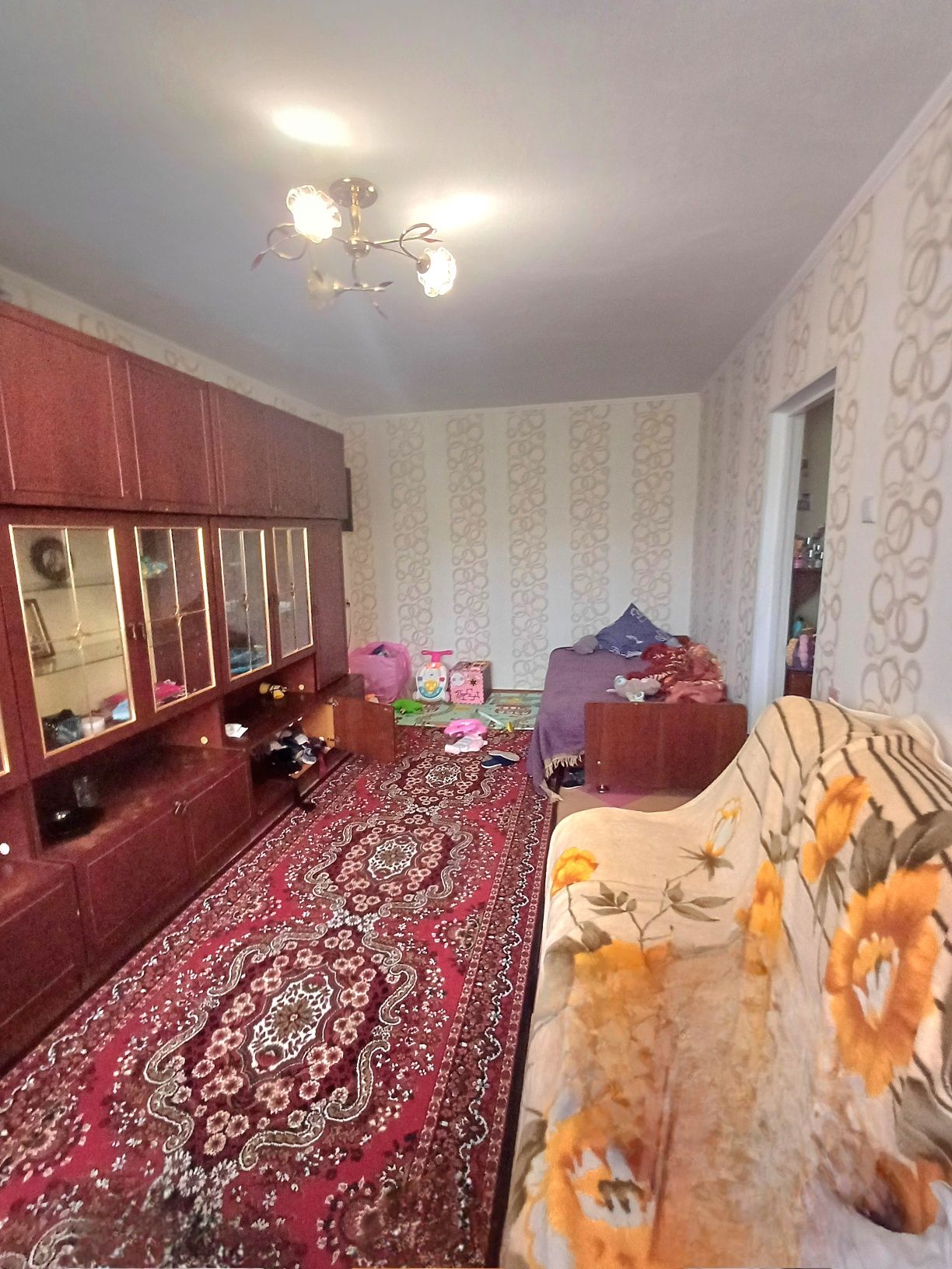 Продам 2-х комнатную квартиру на 5/9 Космонавтов / Баштанский  рынок
