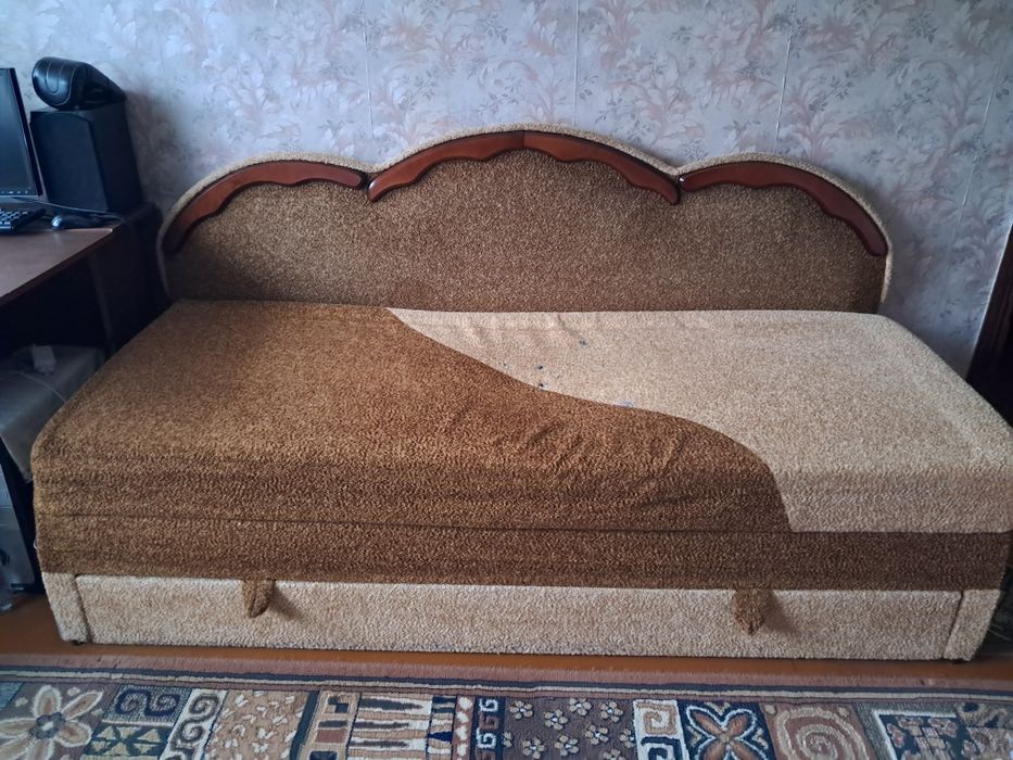 Продаю розкладний диван з нішею