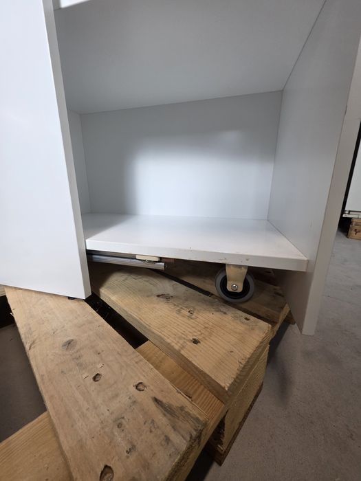 Szafki cargo biurowe na kółkach z wysuwanym blatem