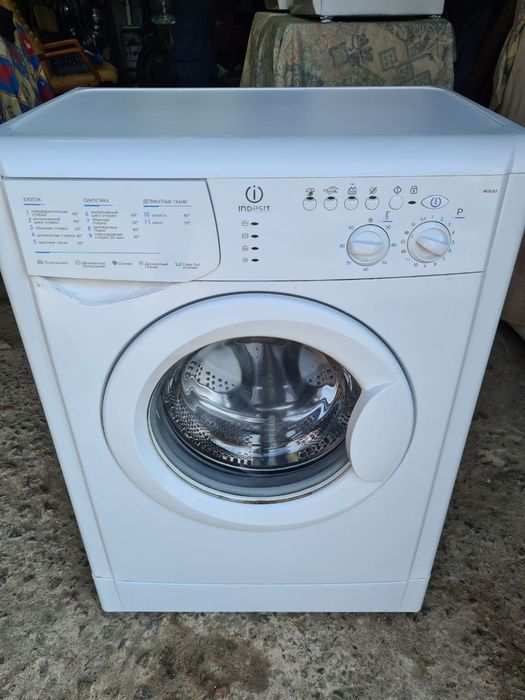 Пральна машина Indesit на 5 кг