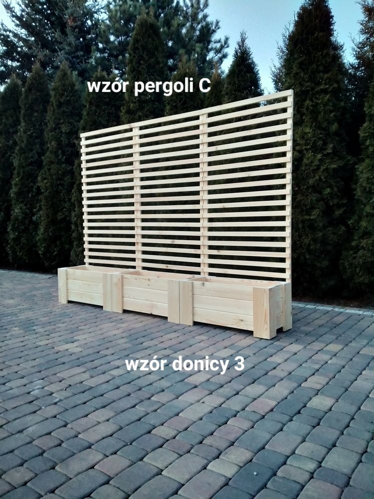 Donica z pergola płot lamelowy pergole taras lamele doniczka