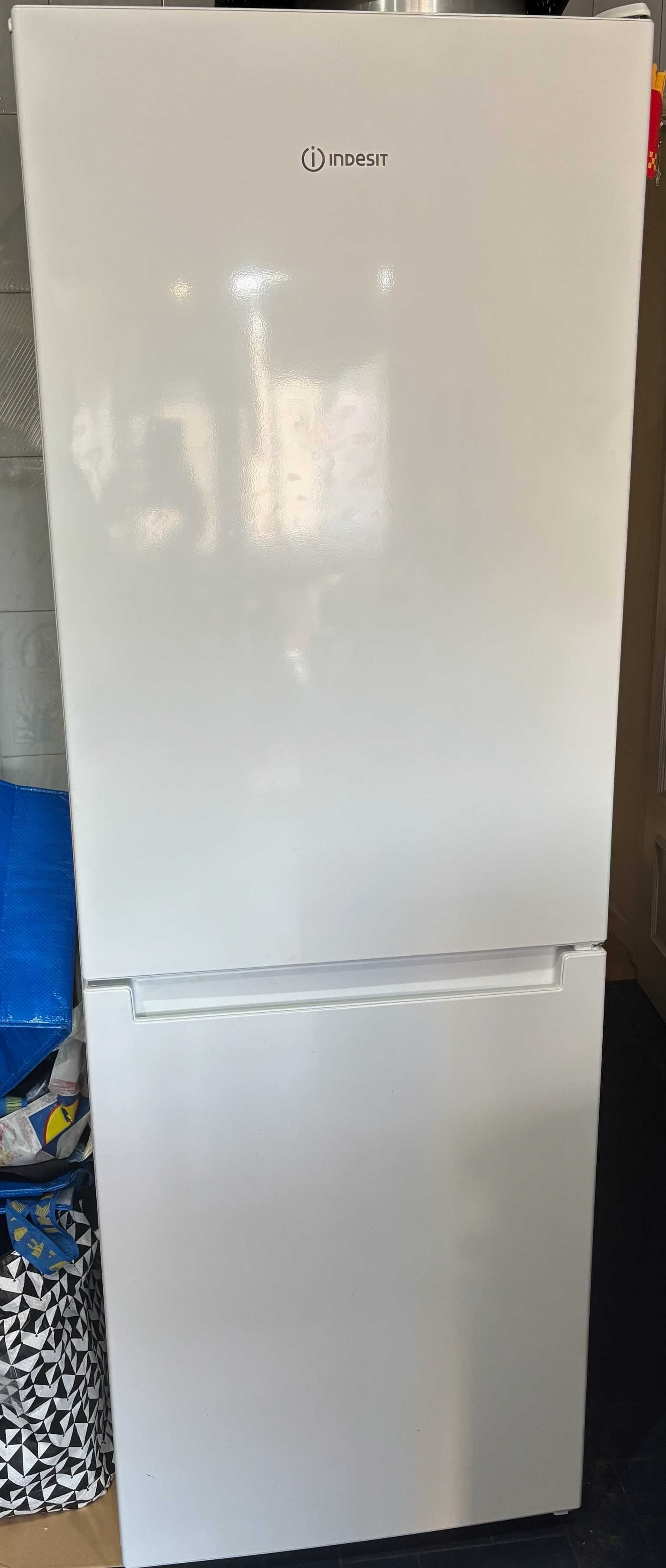 Frigorífico Combinado Indesit LI7 S2E W 308L