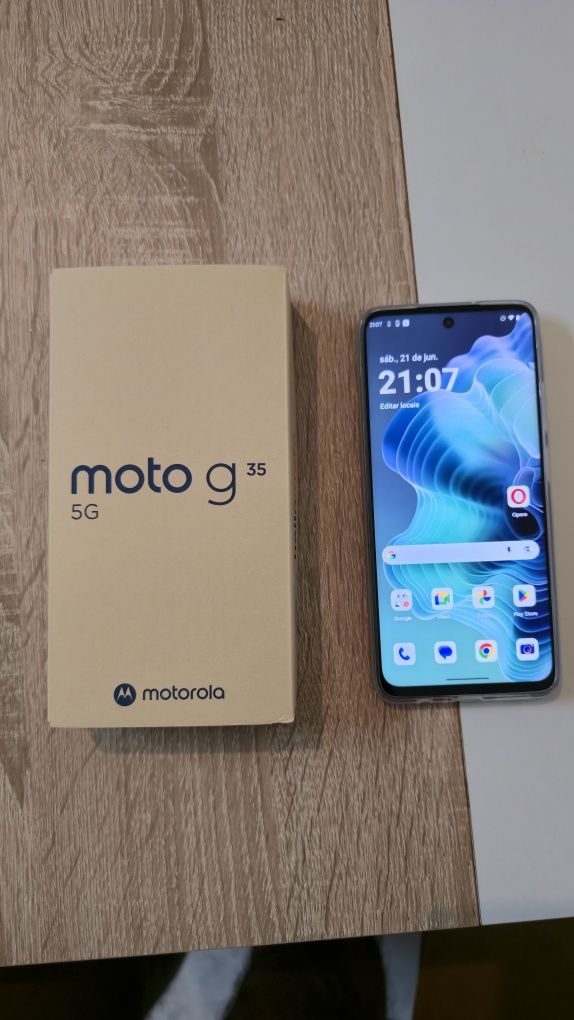 Motorola G35 5G com 128gb armazenamento