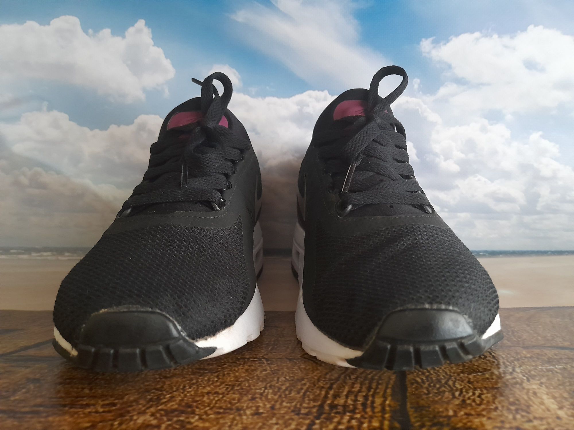 Nike Air Max Zero Essential жіночі кросівки оригінал