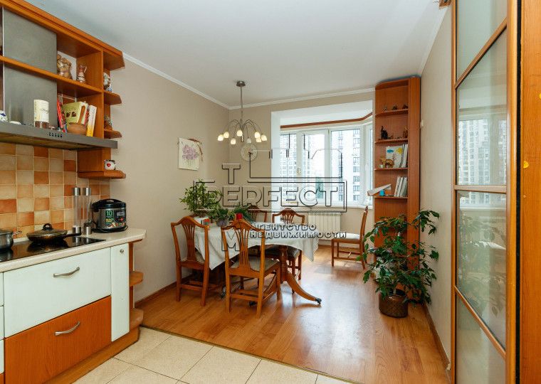 Продаж 4-к.кв., Самойла Кошки  9 / Самійла Кішки  9