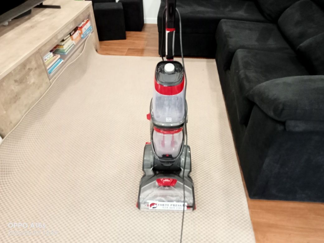 Lavagem e higienização de sofás, cortinados, carpetes, tapetes, outros