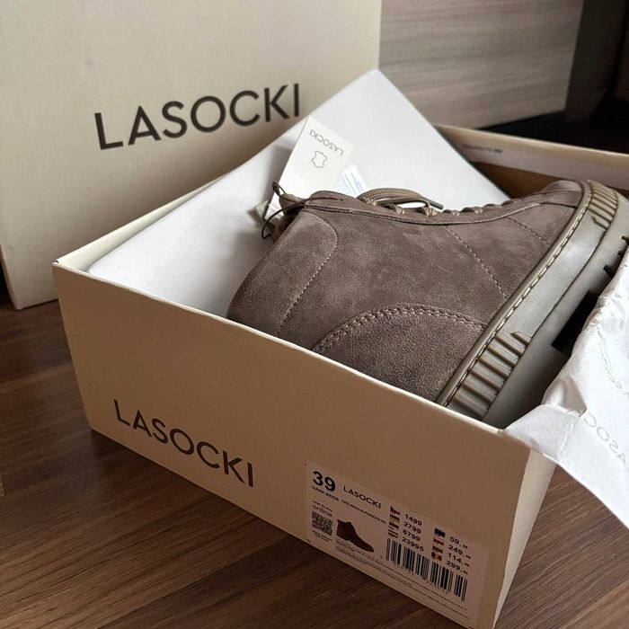 Lasocki | Trzewiki zamszowe ocieplane | Kolor: beżowy ciemny