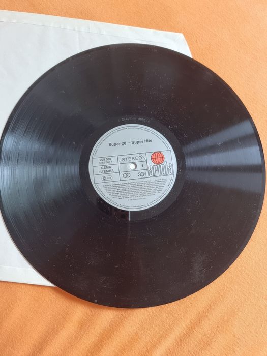 Продам пластинку суперхитов