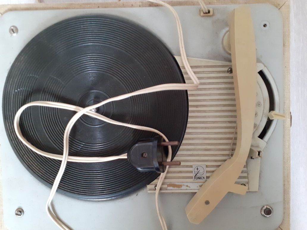 Gramofon Fonica .