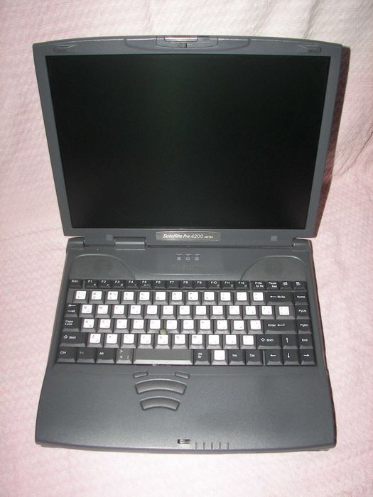 Продам  Ноутбук "Toshiba" SР 4270 б/в (виробник -  "Toshiba", Японія):