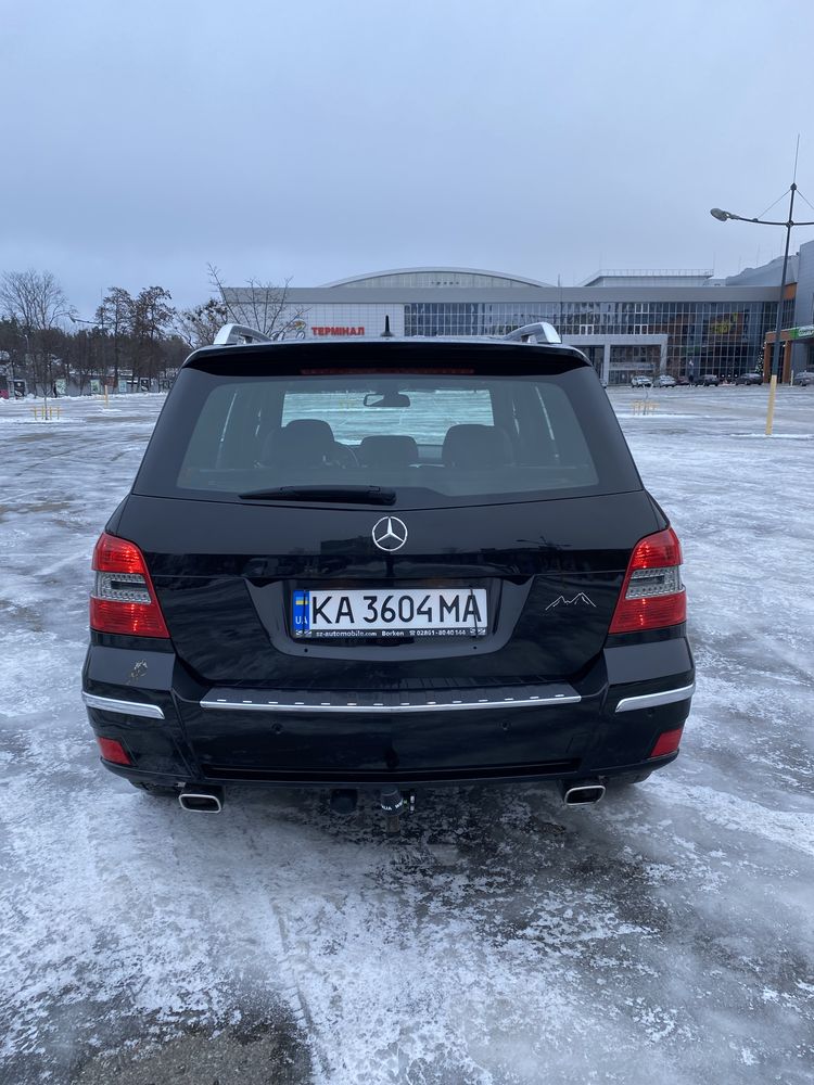 Mercedes-Benz GLK- Class 2011