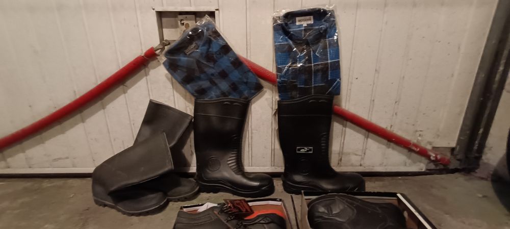 Sprzedam ubrania robocze oraz buty