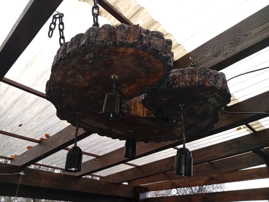 Продам люстру з дерева