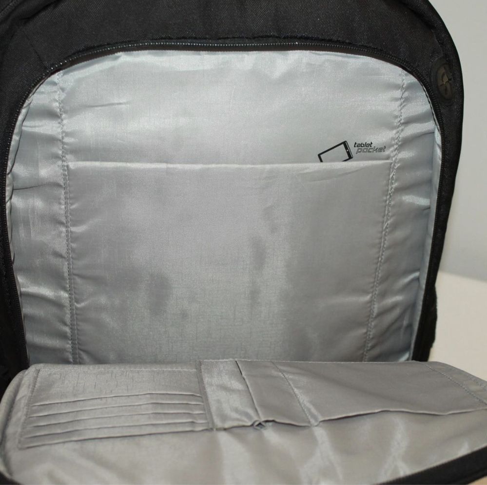 Рюкзак для ноутбука и планшета Tucano