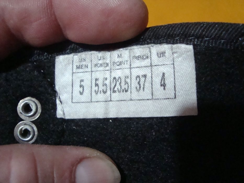 buty snoboardowe Shark -model Modes roz 37- 23.5 cm