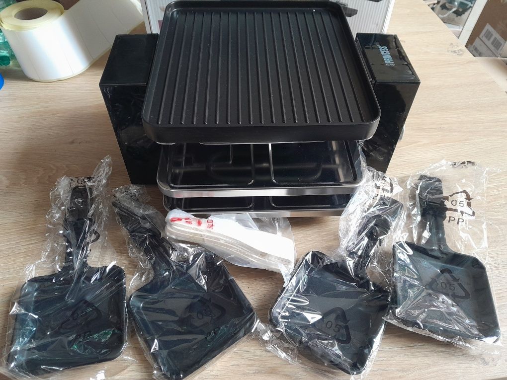 Grill elektryczny Princess piano raclette dla 4 osób 700w 4 patelnie