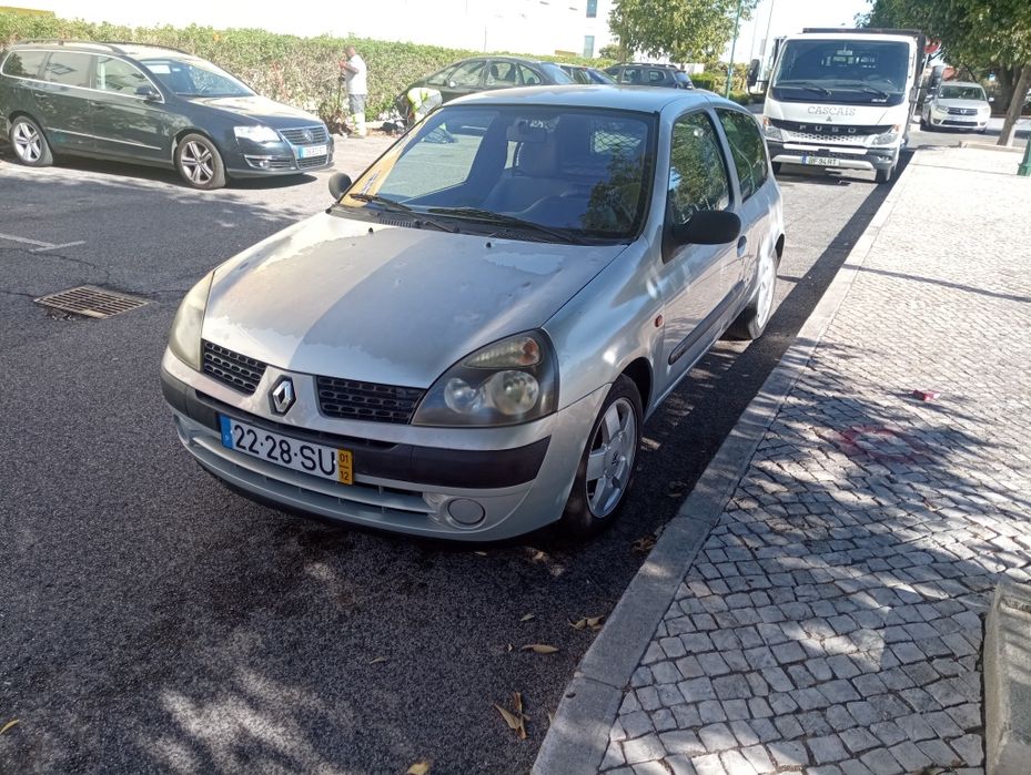 Carro Renault clio