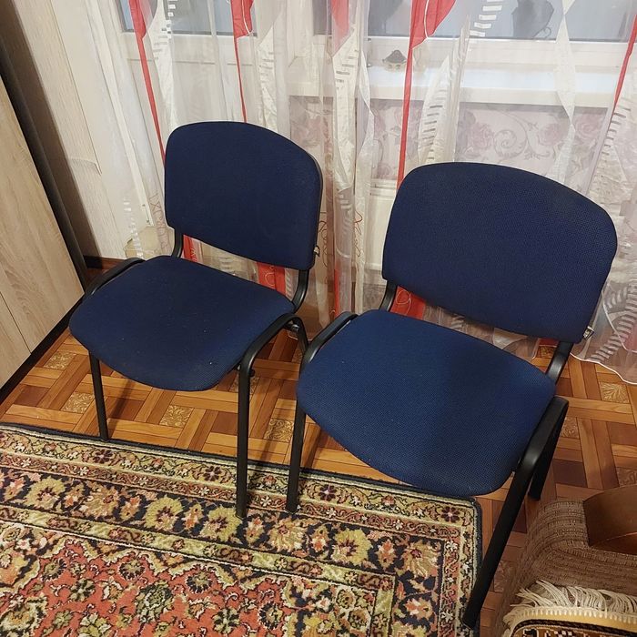 Стільці. Продам мебель в зв'язку з переїздом