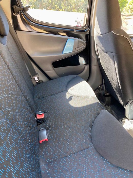 Peugeot 107 em excelente estado geral, económico, fiável