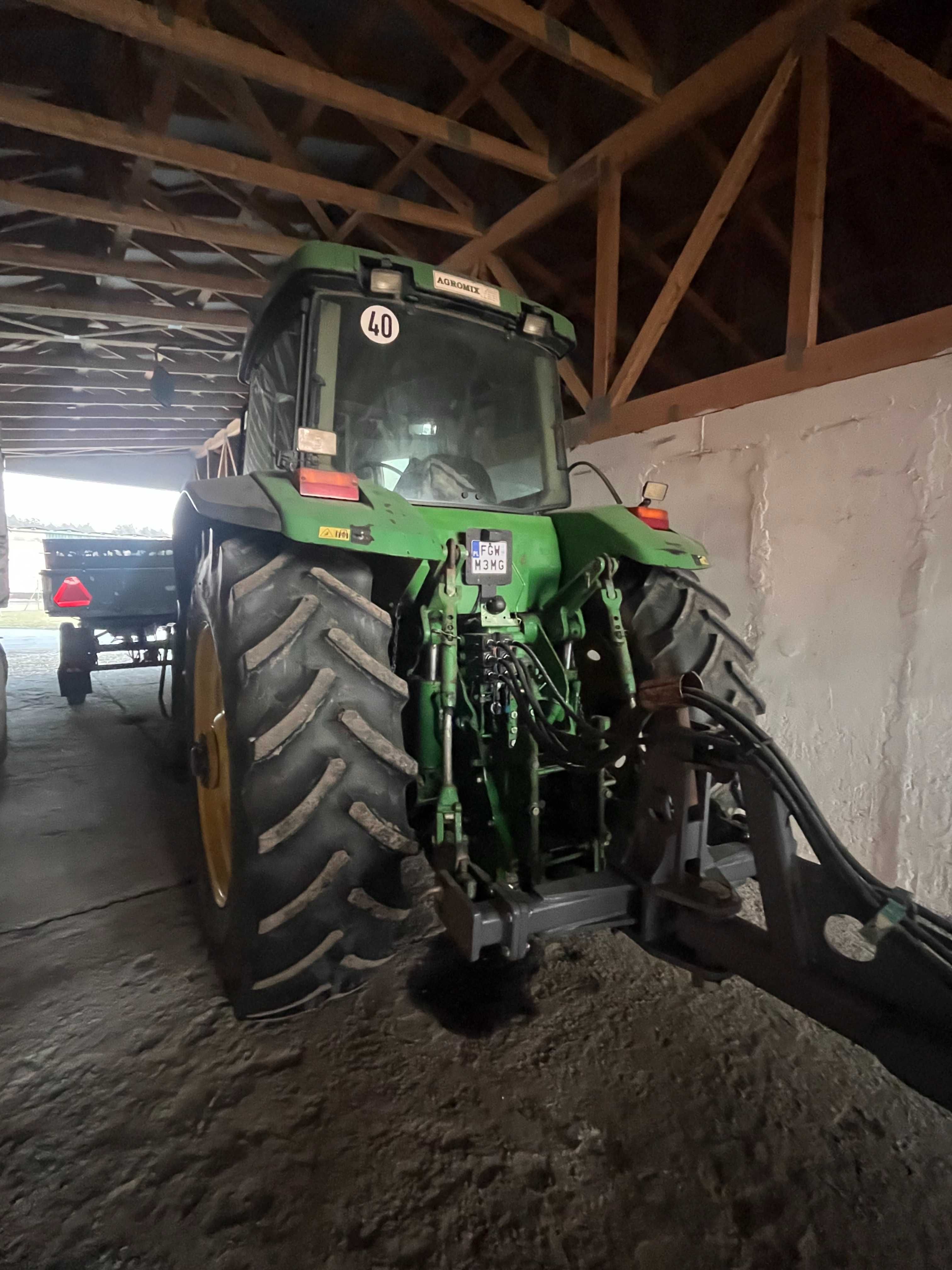 Ciągnik rolniczy John Deere 8400