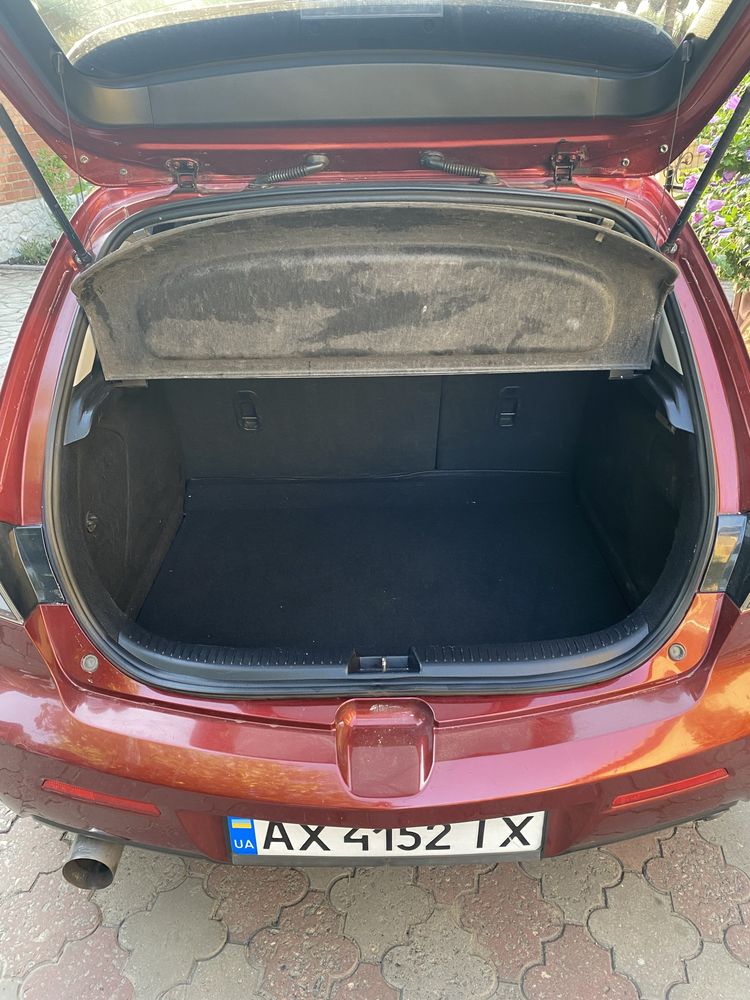 Mazda 3.        .