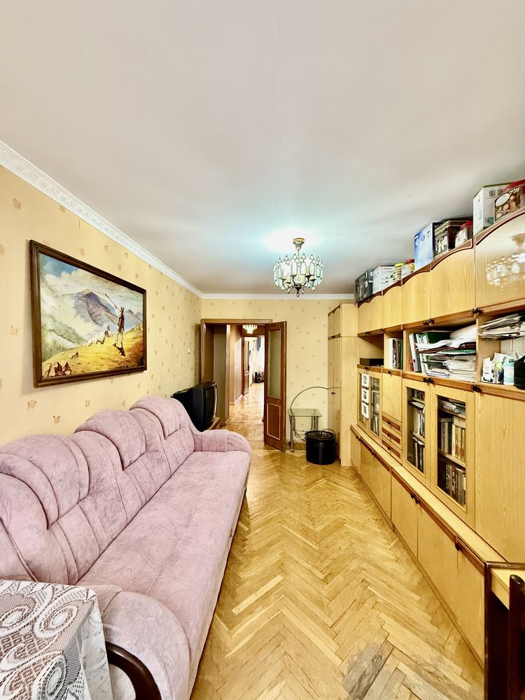 Продам 3 кімнатну квартру на ЖМ Ломівський(Фрунзенський)